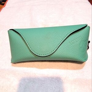 Lowe sunglasses's case/empty/ green/Never used!